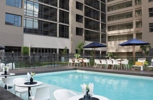 Greater Johannesburg Metropolitan Area Apartment | located within Sandton 2 min from Nelson Mandela square and sandton city.