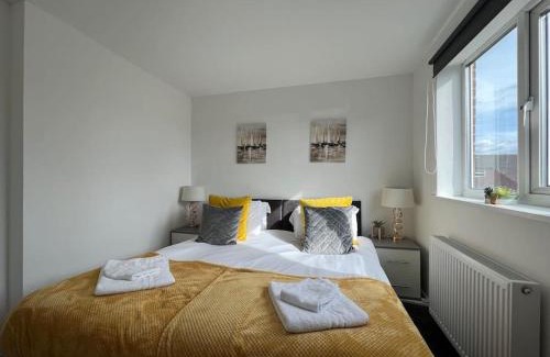 Nottingham House | Location-Comfortable Beds-Free Parking-Families