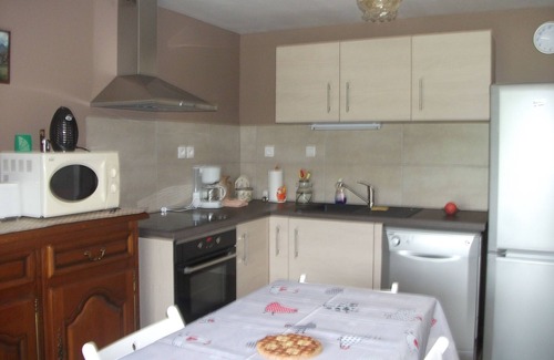 Saint-Sauves-d'Auvergne House | Location in the heart of the Massif du Sancy