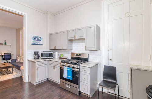 East Price Hill Apartment | Location! Fresh, Clean Studio 3 Miles from Downtown Cincinnati