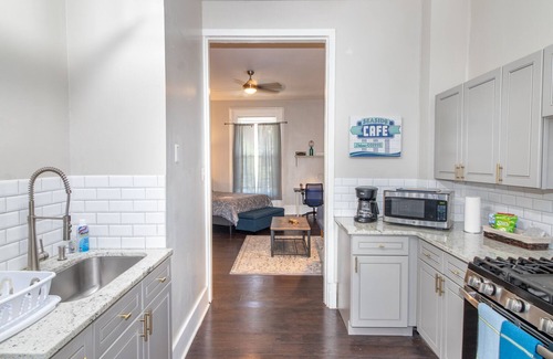 East Price Hill Apartment | Location! Fresh, Clean Studio 3 Miles from Downtown Cincinnati