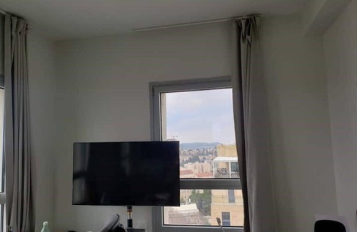 Rehov Apartment | Location ideal for passover