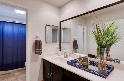 Grapevine House | LOCATION! Large Open, Pool/Hot Tub, by Gaylord/Slps 16/Main ST