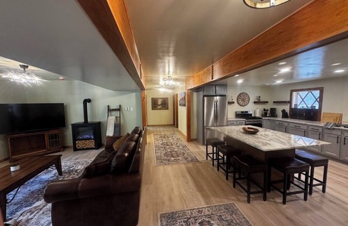 Ruidoso House | LOCATION, LOCATION, LOCATION! 5BDR,4.5 BTH just steps away from Mid-town Ruidoso