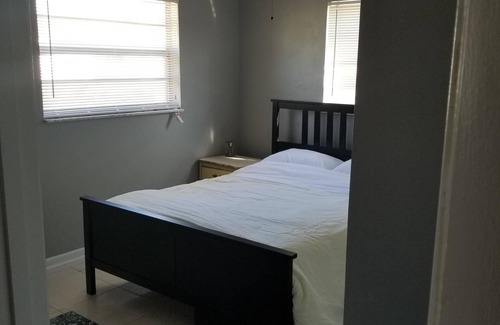 Lake Worth House | LOCATION! Only 5 mins to Wellington, 4 mins to Turnpike, 18 mins to the BEACH!