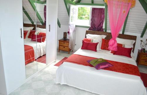 Deshaies Apartment | Location spacieuse à Deshaies avec vue sur la mer et montagne