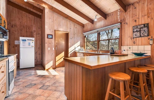 Marengo House | Lochys Rest - Apollo Bay