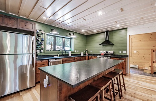 Bethel House | Lockwood on Songo - Newly renovated, waterfront lake house on Songo Pond. Bethel, Maine