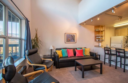 Hood River Condo | Lodge 27 Roomy Condo with Gear Storage Onsite by RedAwning