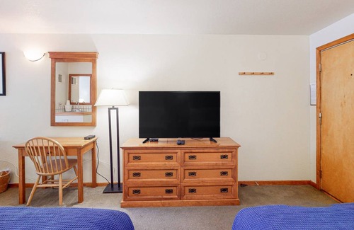 West End Cabin | Lodge ∙ 4 guests