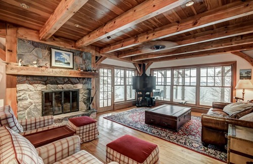 Gravenhurst House | Lodge at Portage Point, Lake Muskoka