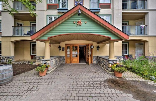 Mont-Tremblant Pedestrian Village Apartment | Lodge de la Montagne Unit 429
