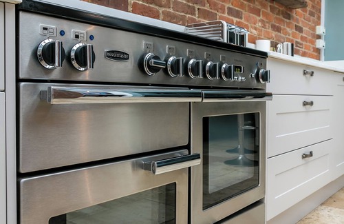 Oxford House | Lodge Farm - Stunning 3 BD with Garden