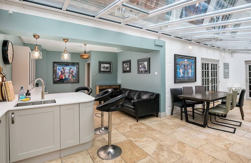 Oxford House | Lodge Farm - Stunning 3 BD with Garden