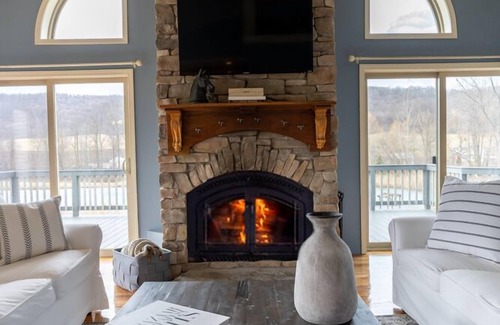 Oneida Cabin | Lodge, fishing, trails, celebrations,anniversaries, corporate parties, birthdays