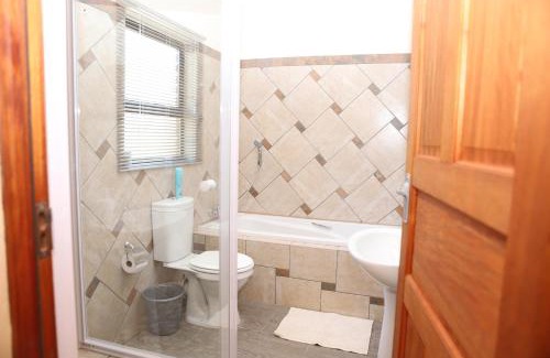 Bela-Bela Apartment | Lodge Huge Dassie