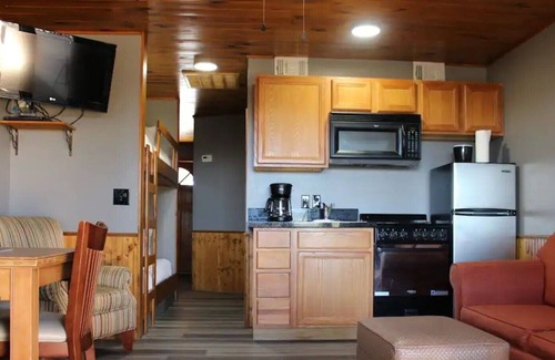 Canyon Lake Cabin | Lodge Suite Downstairs W/ Deck - 105