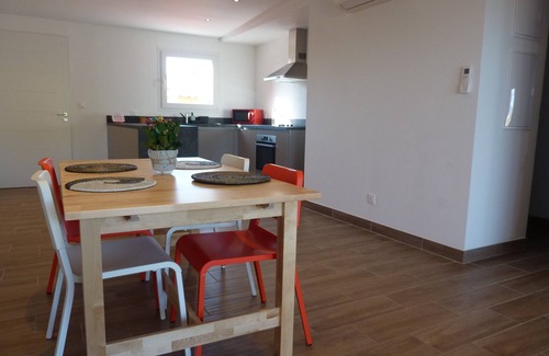 Valensole House | Lodges 1, Gîtes with private spa in the middle of olive trees and lavender