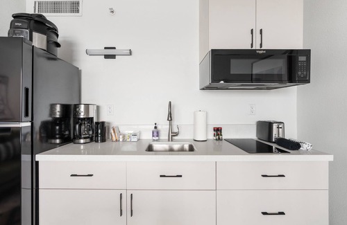 Greenway Plaza-Upper Kirby Apartment | Lodgeur | Calm studio near Levy Park | Upper Kirby