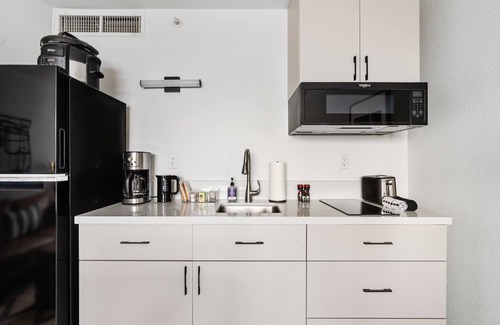 Greenway Plaza-Upper Kirby Apartment | Lodgeur | Peaceful studio stay | Upper Kirby