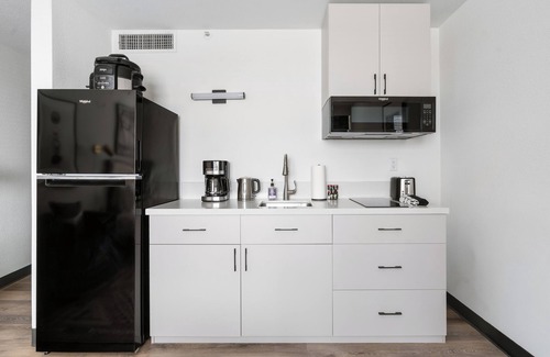 Greenway Plaza-Upper Kirby Apartment | Lodgeur | Quiet studio hideaway | Upper Kirby