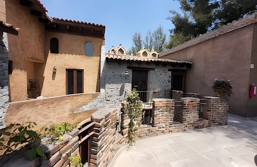 Santeagueda Apartment | Loft Éfeso: A Modern Retreat in Val'Quirico!