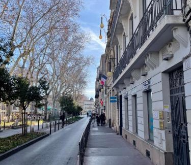 Montpellier City-Centre Apartment | Loft 120m2 Coeur de ville Terrasse avril, juin, août etc, ou Balcon selon le mois