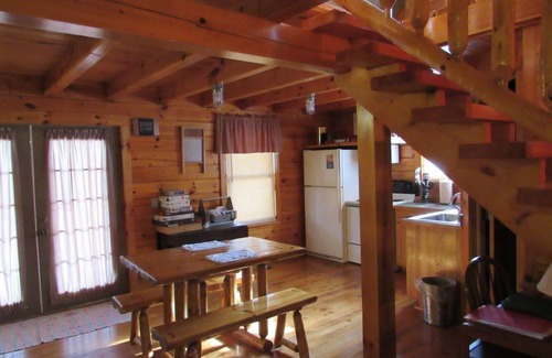 Laurelville Cabin | Loft cabin 2-4 guests Hocking Hills - Tar hollow