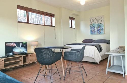 Gordons Bay Central Apartment | Loft Cottage, sleeps 2. Central and Cozy!