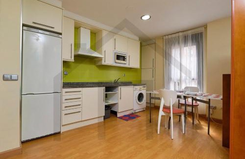 Las Campas y San Claudio Apartment | Loft en Oviedo - Ideal para 3 personas