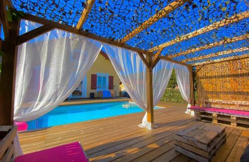 Saint-Vincent-de-Paul Bed & Breakfast | Loft Love-Room