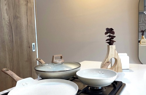 Zona Minerva Apartment | Loft Modern American Americana Chapultepec Pool Wifi AC Gym Parking