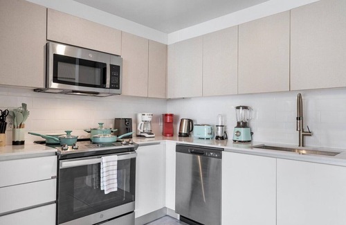 Ojus Apartment | Loft Style Unit with Open Layout