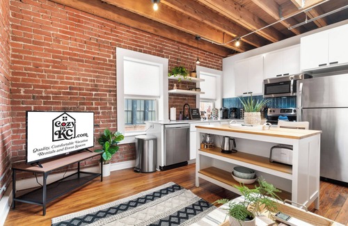 Crossroads Arts District Apartment | Loft + Walkable to Downtown + Parking