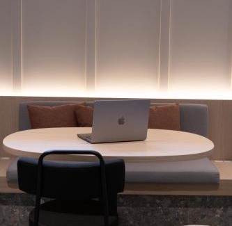 Centro Apartment | Lofts amplos e sofisticados a 600m da Vila Germânica
