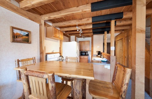Purgatory Cabin | Log Cabin in the Lodge (#506) | 10 min to Ski - Views, Golf, AC/Pool/Hot Tub