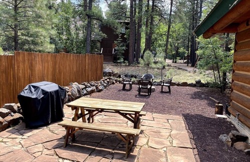 Pinetop Cabin | Log Cabin in the Woods