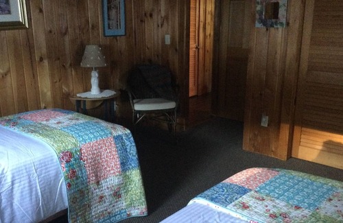 South Royalton House | Log cabin located in a quiet hollow in central VT