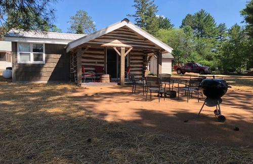 Tomahawk Cabin | Log Cabin on Lake Alice & ATV/UTV Trails, Mama Bear 1-Bedroom