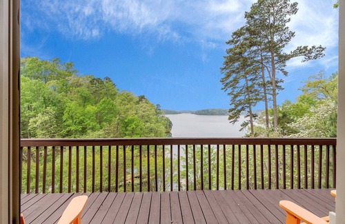 Six Mile Cabin | Log Cabin On Lake Keowee-Big Lake Mountain Views