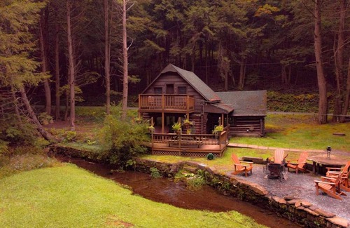 Coudersport Cabin | Log Cabin on Stream Firepit 1 g WiFi Cherry Spring