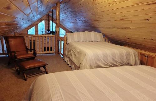 Orderville House | Log Cabin Zion Retreat. Walking distance to East Zion Trails