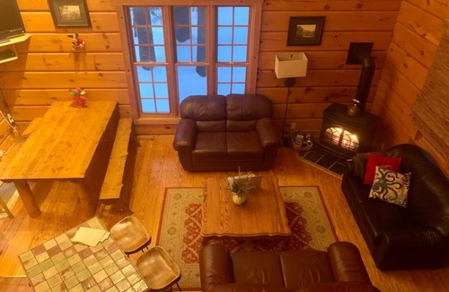 Wilmington Cabin | Logcabin in ADK of Fall Foliage and Winter Whiteface/Lake Placid fun