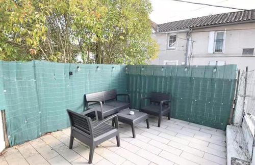 Agen Apartment | Logement Calme 1 chambre avec terrasse