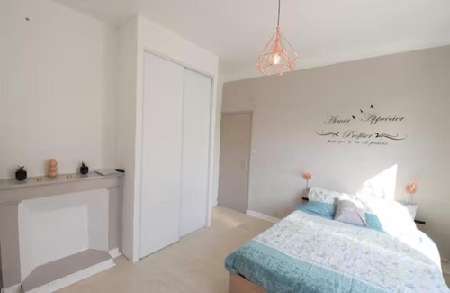 Agen Apartment | Logement Calme 1 chambre avec terrasse