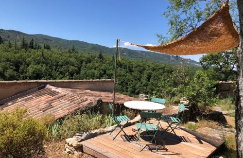 Saignon Apartment | Logement calme avec vue sur le Luberon