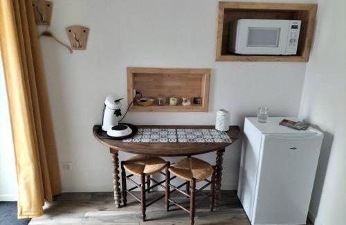 Mazieres-en-Gatine Apartment | Logement entier