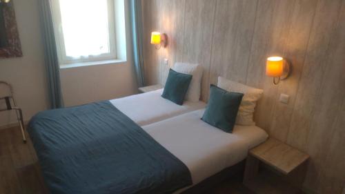 Pierrefeu-du-Var Hotel | Logis Hôtel La Clé Des Songes