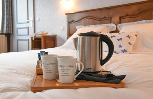 Sainte-Cecile Hotel | Logis Hôtel Restaurant Manoir De L'Acherie