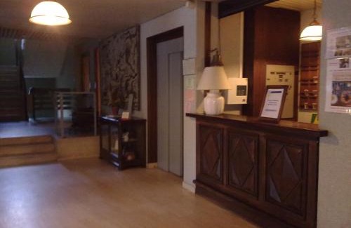 La Canourgue Hotel | Logis Hotel Restaurant Du Commerce